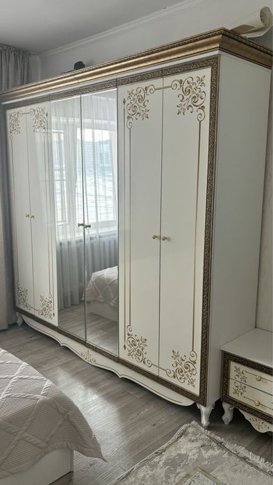 Продам спальный гарнитур