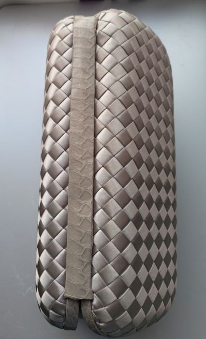 Geanta de Lux unicat pentru mireasă creat de Bottega Veneta