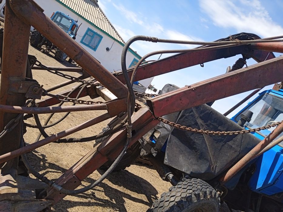 Трактор МТЗ 80,мтз 80 стогоментом