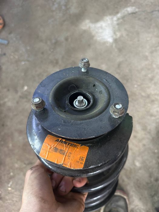 Продам передние стойки бмв е36.