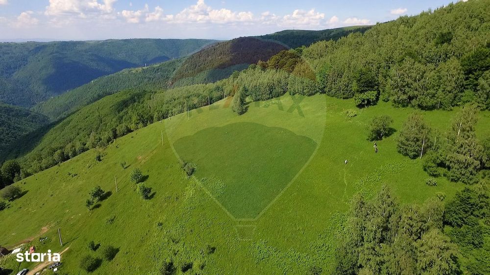 Teren extravilan 9,025mp Marisel cu o priveliste spectaculoasa