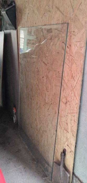 Продам стекло толщина 6мм