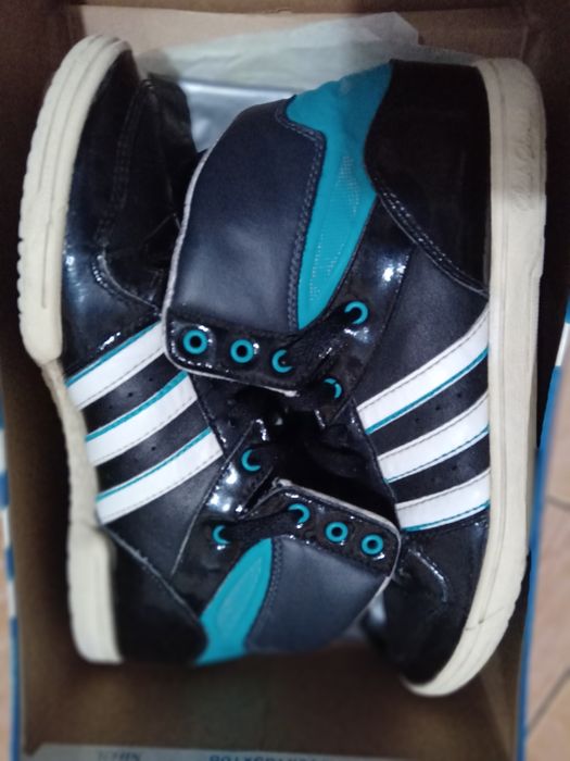 Кроссовки "Adidas", женские