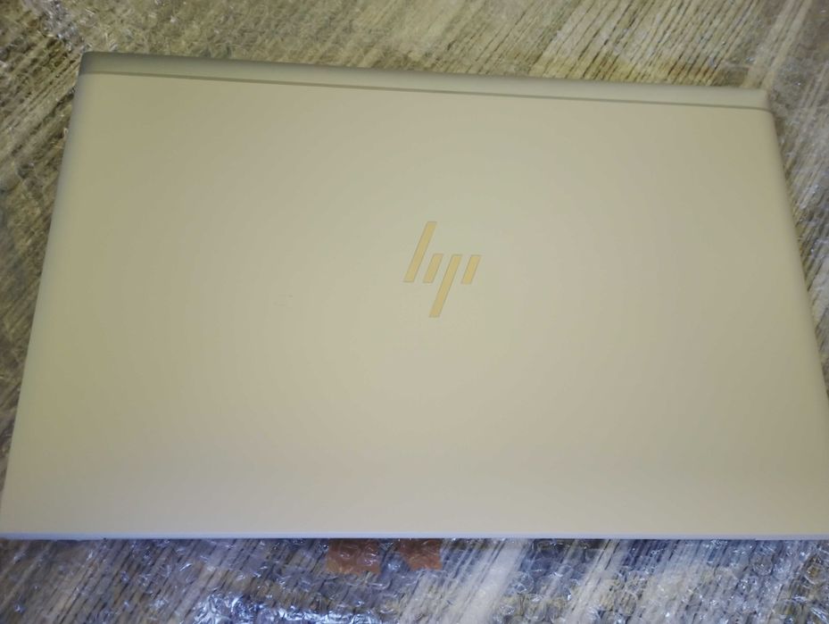 НP EliteBook 850 G8 / 15.6" Full HD Touch / i5-1145G7 / 16GB RAM / 256GB SSD / Win 11 Pro, без забележки с оригинално зарядно, цена 315евро.