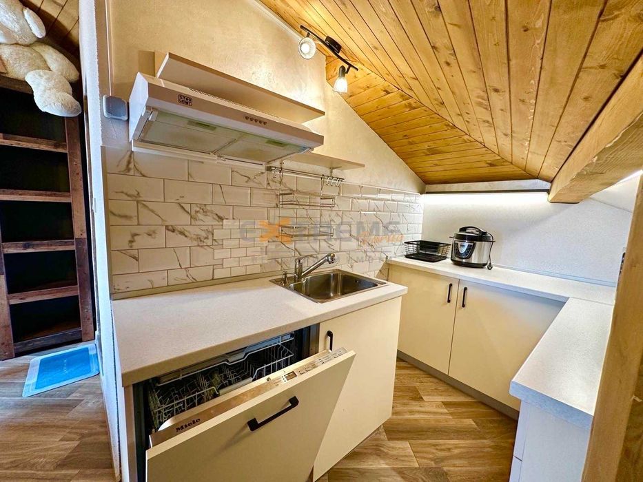 Продава се Къща в Варна, Изгрев - 221 кв.м за 2489 €/кв.м - Снимка #16