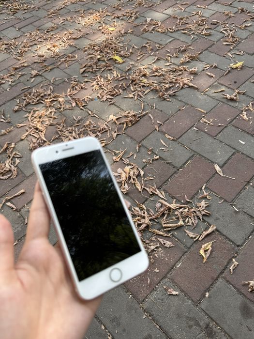 Продаю iphone 7 в розовом цвете