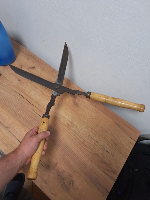 Foarfecă de grădină pt. tuns gardul viu