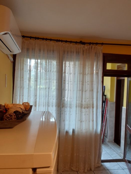 Дава се под наем Двустаен апартамент в Пазарджик, Център - 63 кв.м за 229.5 € - Снимка #2