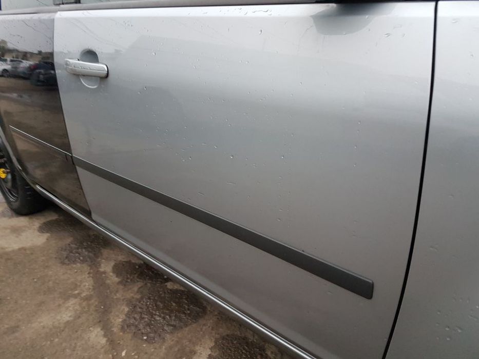 Usa / Portiera Dreapta Fata Ford Focus C Max NFL / Nonfacelift 2004 - 2007 Cod Culoare D1