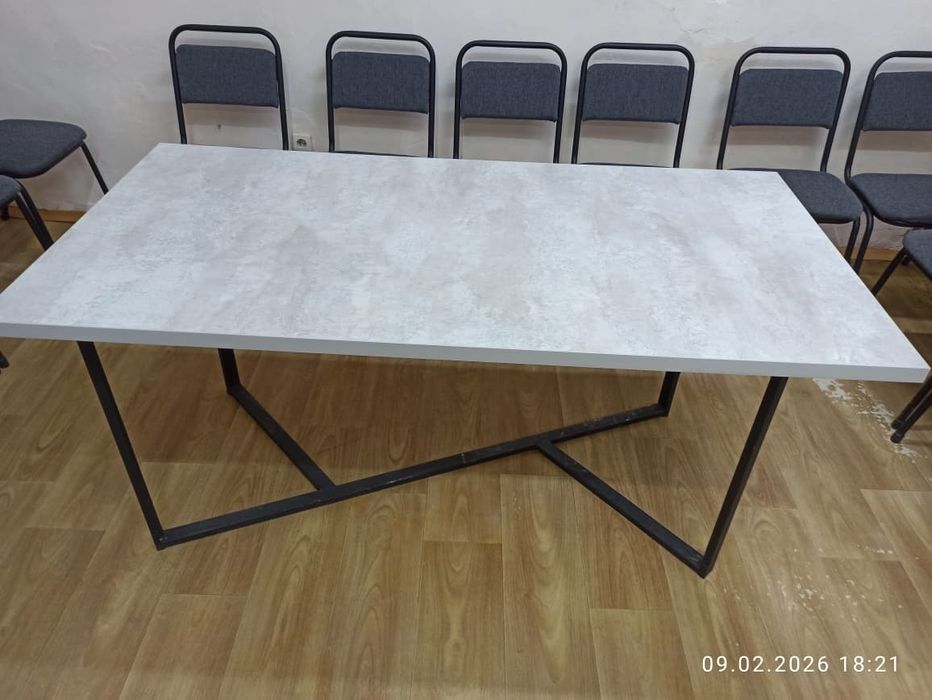 Столы ,стулья и доска