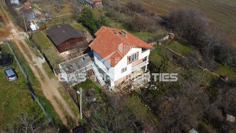 Къща в София, област-гр.Костинброд площ 210