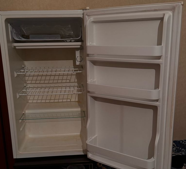 Холодильник Elenberg