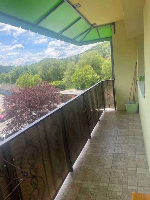 Apartament cu trei camere și garaj