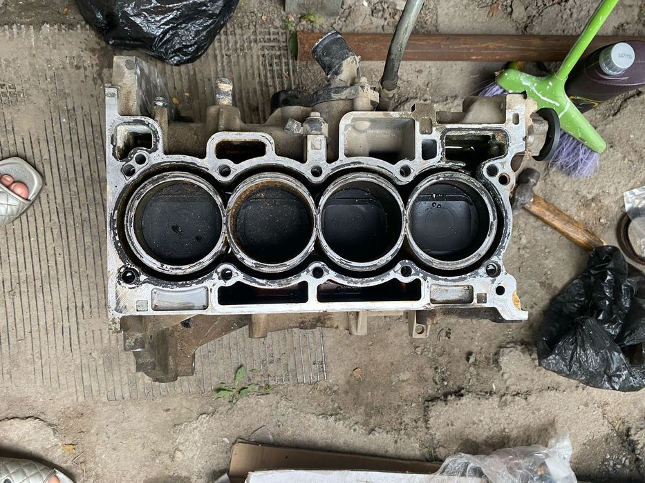 Блок цилиндра HR15