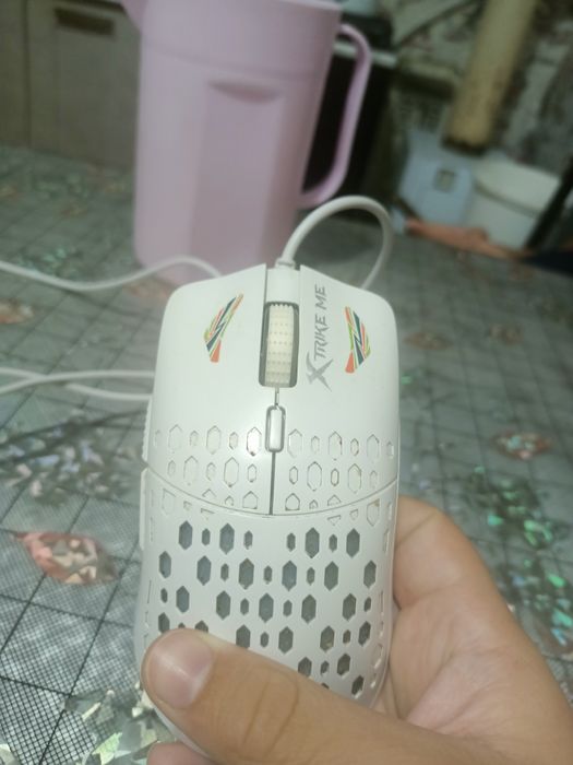 Продаю клавиатиру и мы́ш