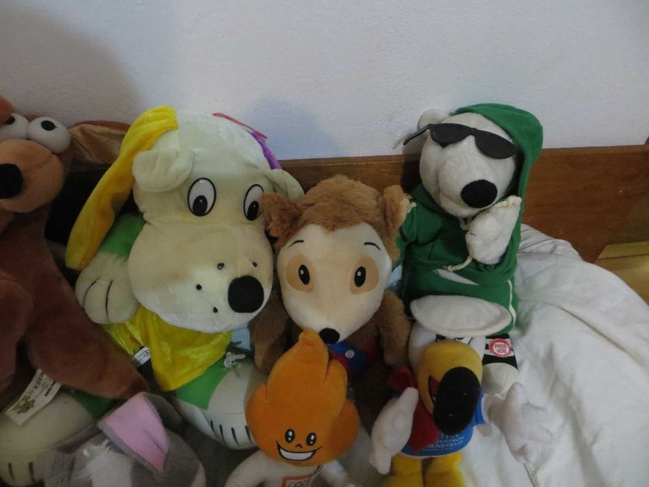 Плюшени играчки с любими приказни и анимационни герои