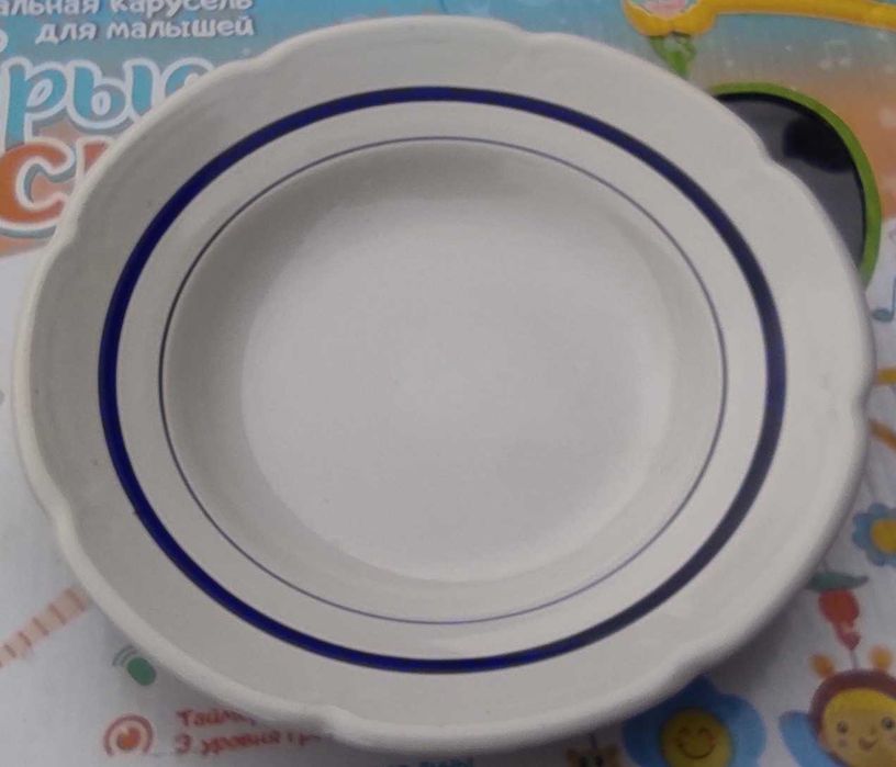 Продам новые суповые тарелки для баз отдыха или столовых (много).