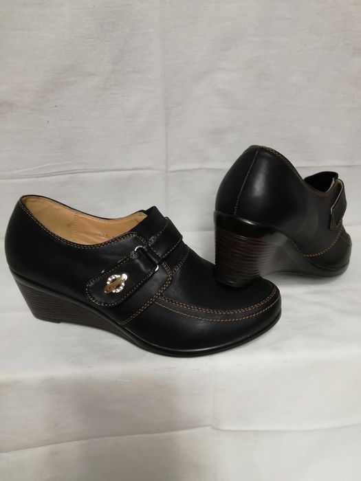 Продам  туфли  разные.,