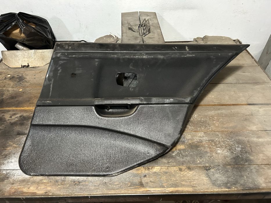 Обшивки (Карты) на БМВ е36 седан