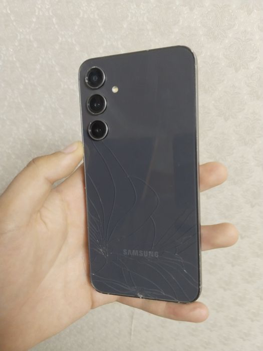 Продам Samsung S23FE в хорошом состояний