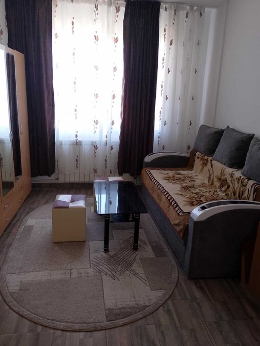 Vănd garsonieră in zona cet