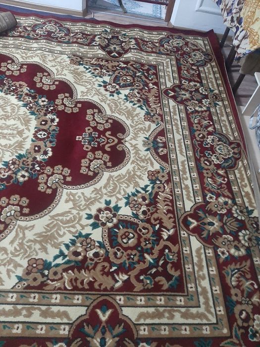 Срочно поодам ковер