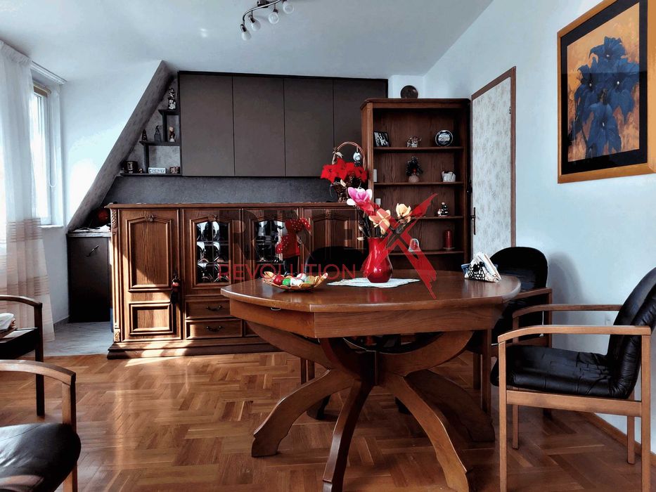 Дава се под наем Тристаен апартамент в Пловдив, Каменица 1 - 115 кв.м за 590 € - Снимка #1