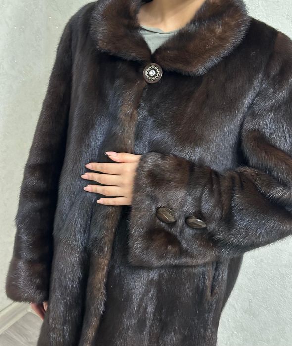 Продаётся норковая шуба