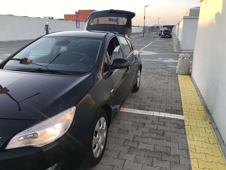Opel Astra J an fabricatie 2011 cu GPL