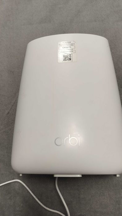 Router wireless cu SIM Netgear Orbi LBR20 Tri-Band Mesh 2.2Gbps Cat.18