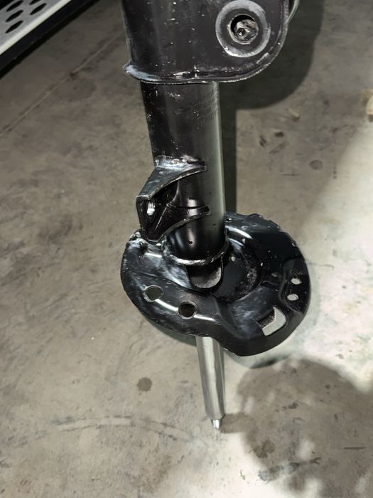 Стойка от Hyundai Staria