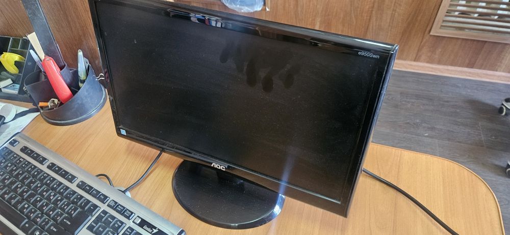Монитор LCD VGA на персональный компьютер