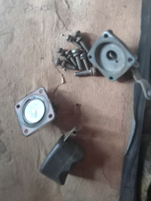 Продаю карбюратор ваз