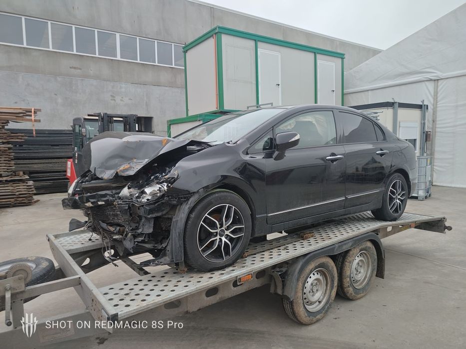 Dezmembrez Honda Civic Hybrid și 1.8 Benzina