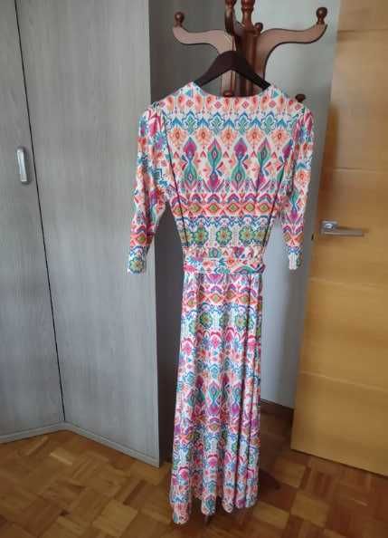 Многоцветна рокля