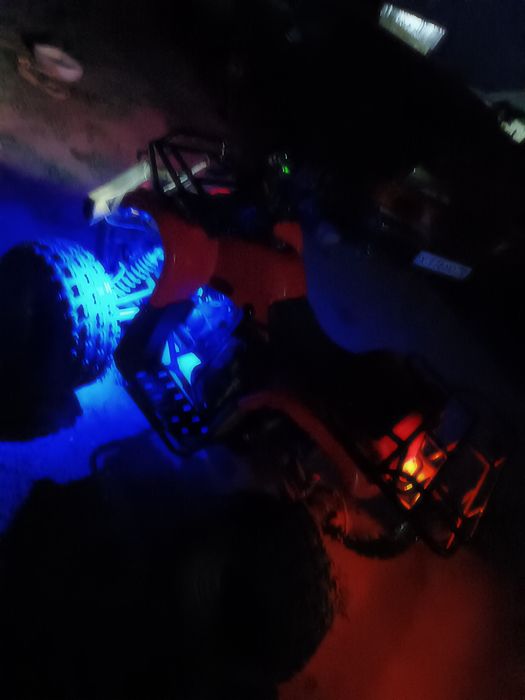 Квадроцикл в отличном состояний