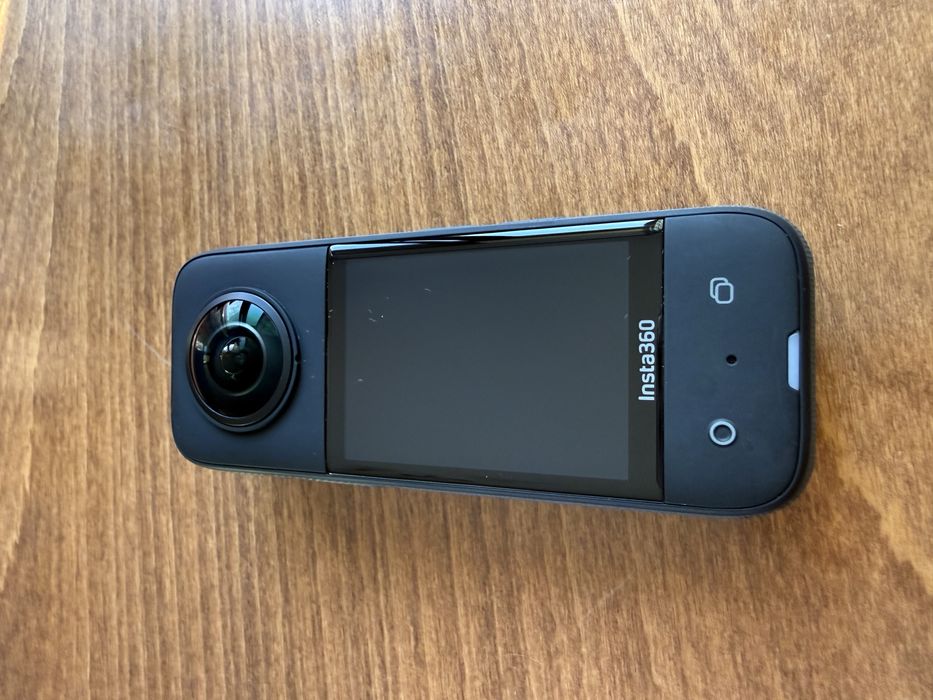 Камера Insta360 X3