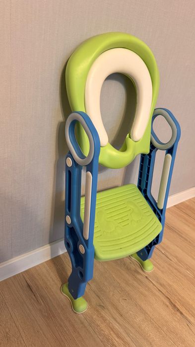 Детска седалка за тоалетна със стълба