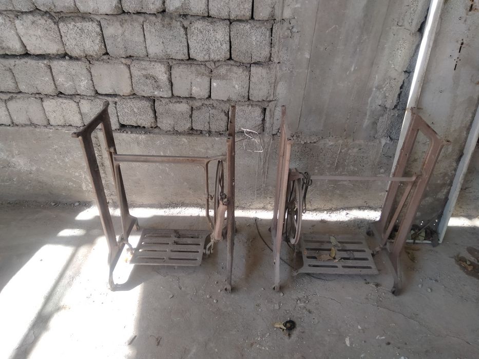 Ножки подставка от вышивальной машинки