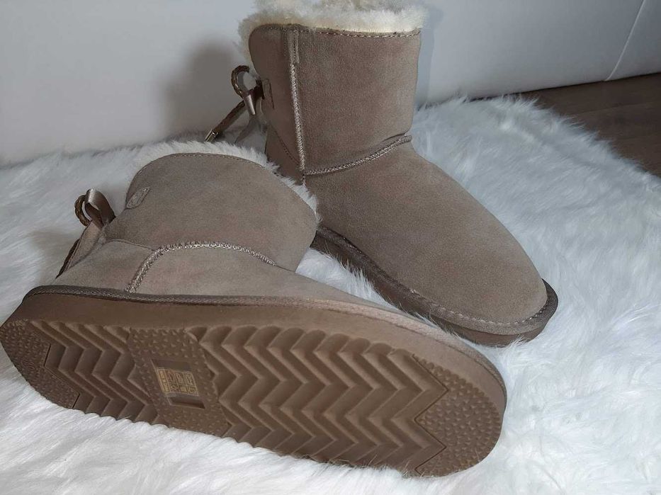 Ghete UGG bow , piele naturala, 35-40