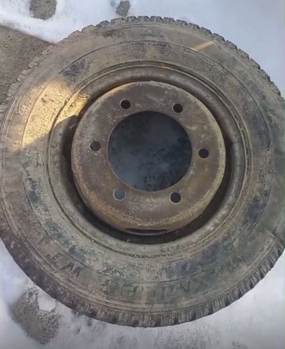 Диск с резиной на мерседес спринтер грузовой