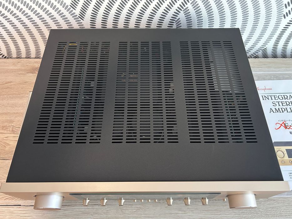 Accuphase E-250, Amplificator integrat stereo 2x90W / 8 ohm (230V)