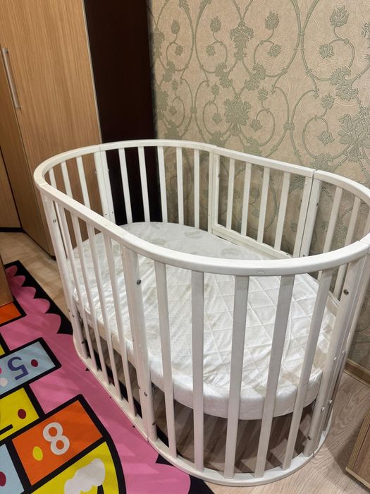 Овальная кровать-трансформер