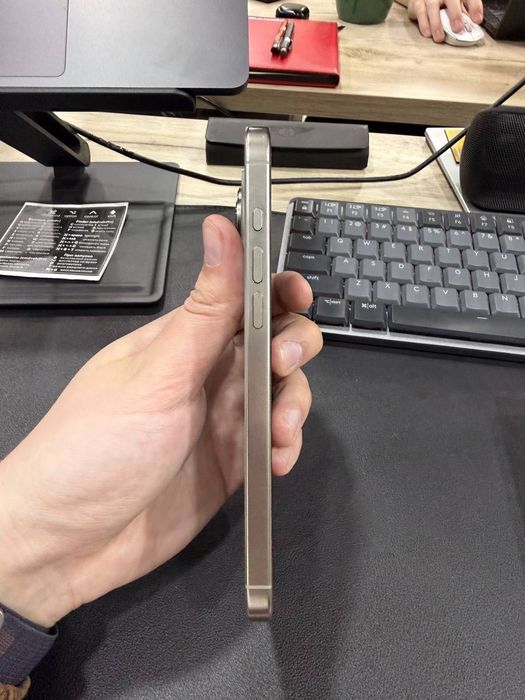 Продам iPhone 16 Pro Max 256 GB (LL/A), Natural Titanium, 99% АКБ