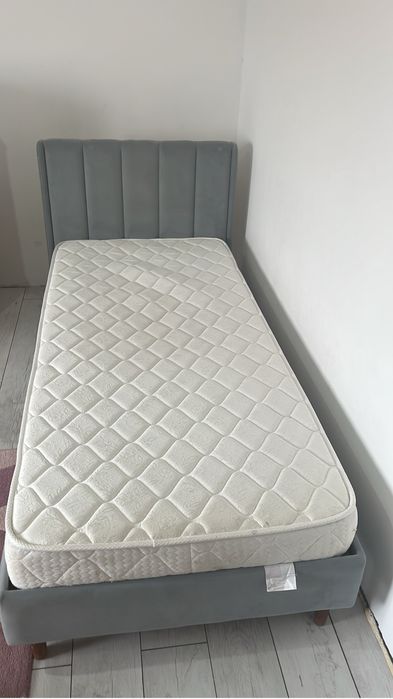 Продаеться кровать в отличном состояний