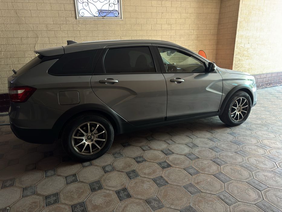 Срочно продается Лада Веста Св Кросс