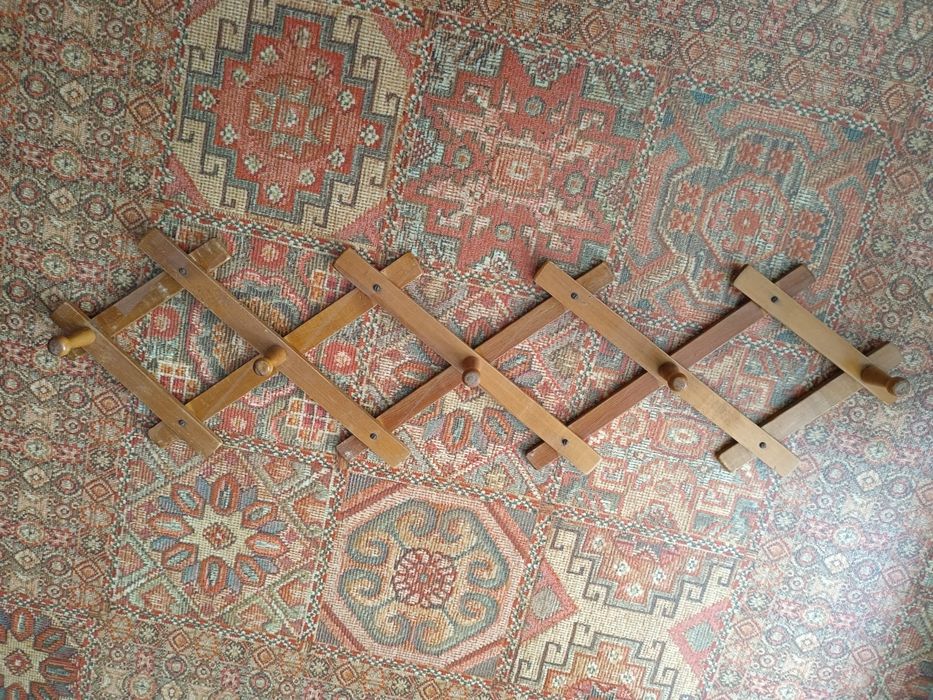 Вешалка складная для дачи