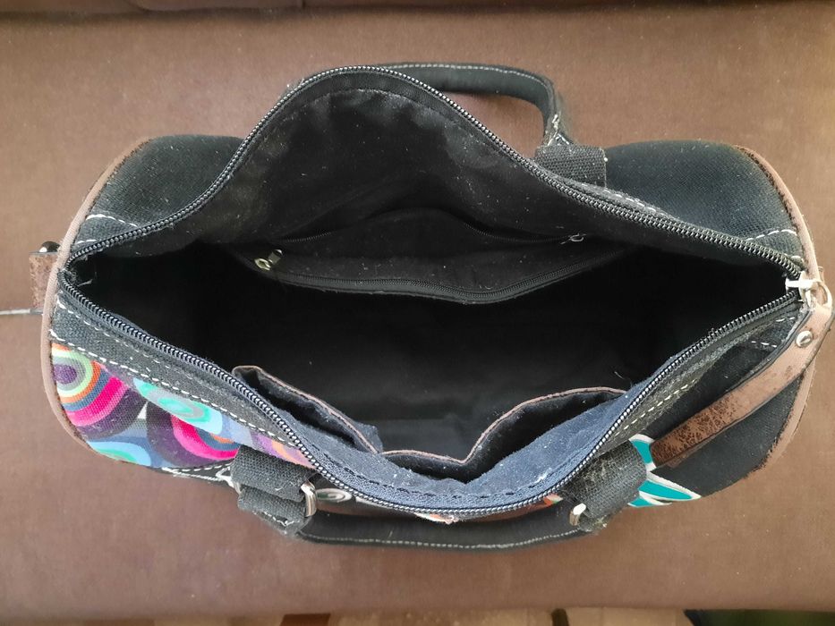 Дамска арт чанта с къси дръжки