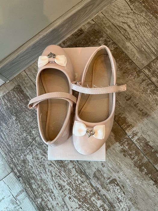 Пантофки/обувки за момиче 35 номер