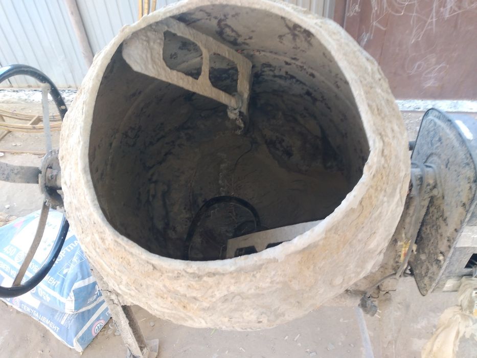 Бетонмешалка рабочий